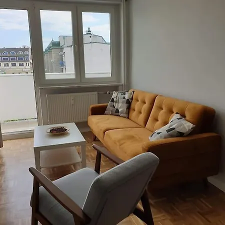 Duplex 250 M From Market Square ורוצלב