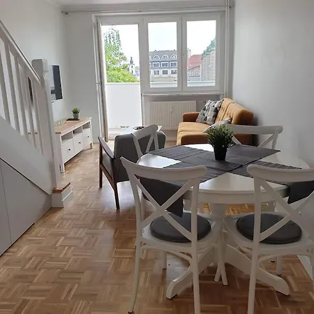 Duplex 250 M From Market Square アパート *