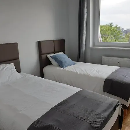 Duplex 250 M From Market Square ורוצלב