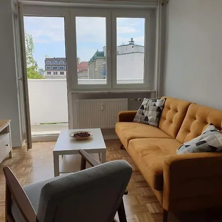 Duplex 250 M From Market Square * ורוצלב